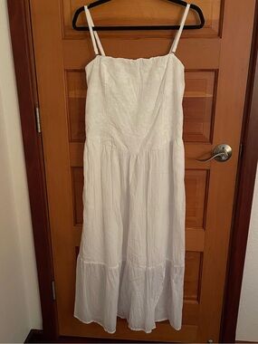 CLOSET CLOSEOUT SALE - Hollister White Spaghetti-Strap (removable) Midi Dress